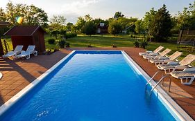 Tennis Guesthouse